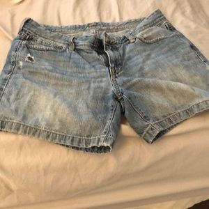 Denim wine s shorts in white and blue